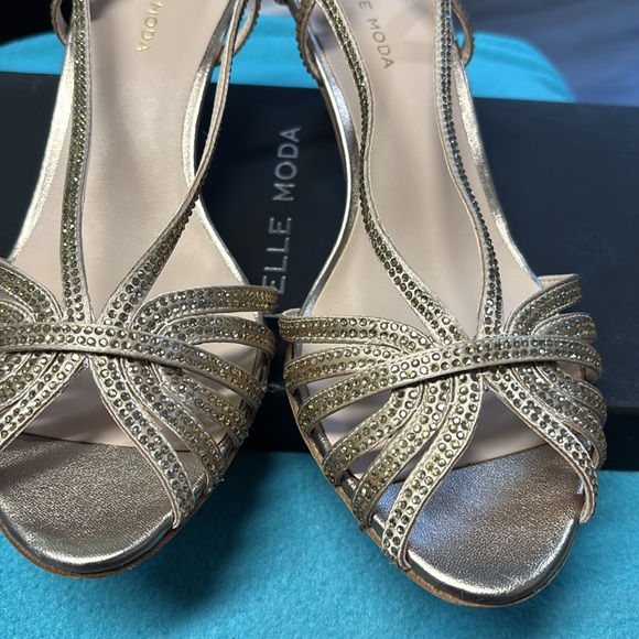 Beautiful sparkly shoes by Pelle Moda - Picture 2 of 6